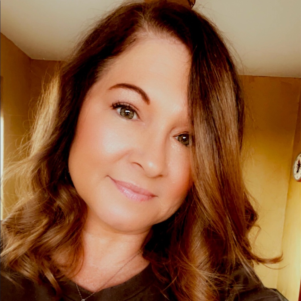 Meet your posher, Leslie